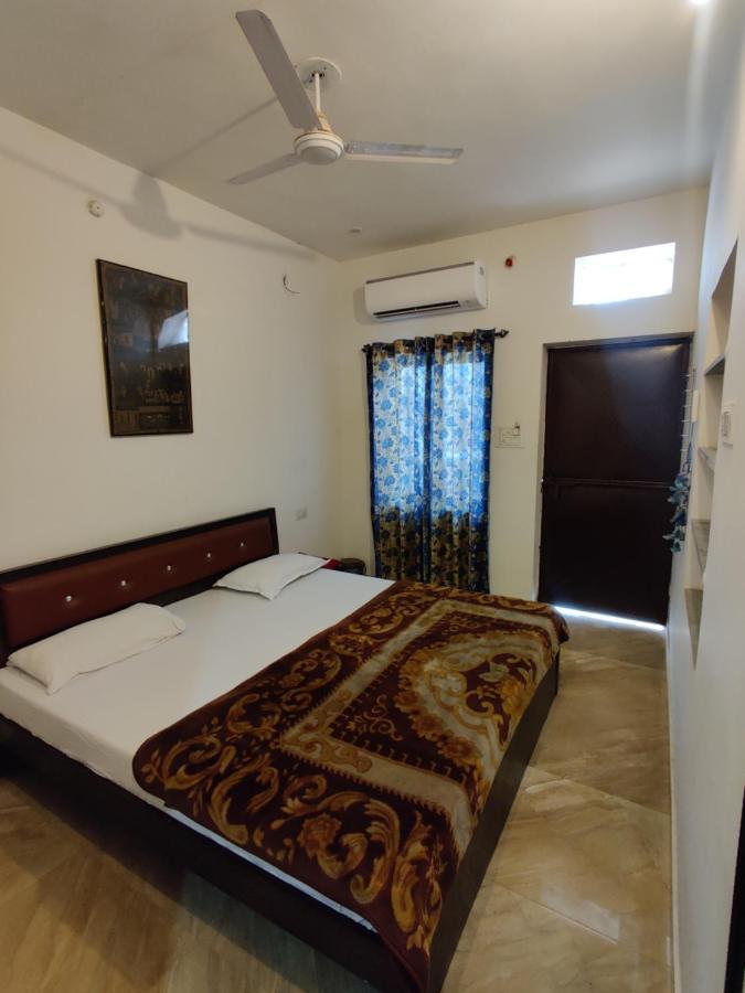Varah Square Guest House Pushkar Extérieur photo