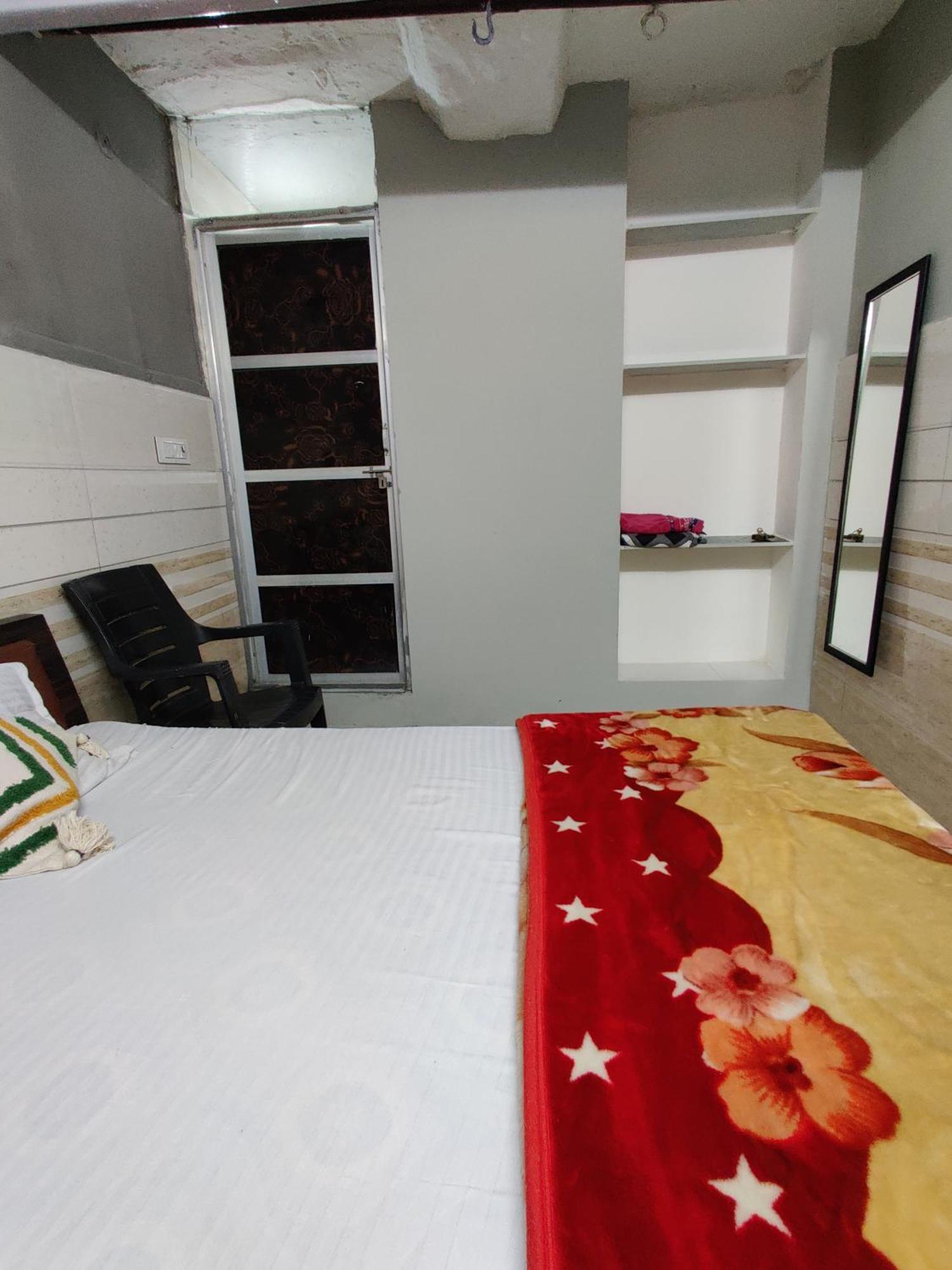Varah Square Guest House Pushkar Extérieur photo