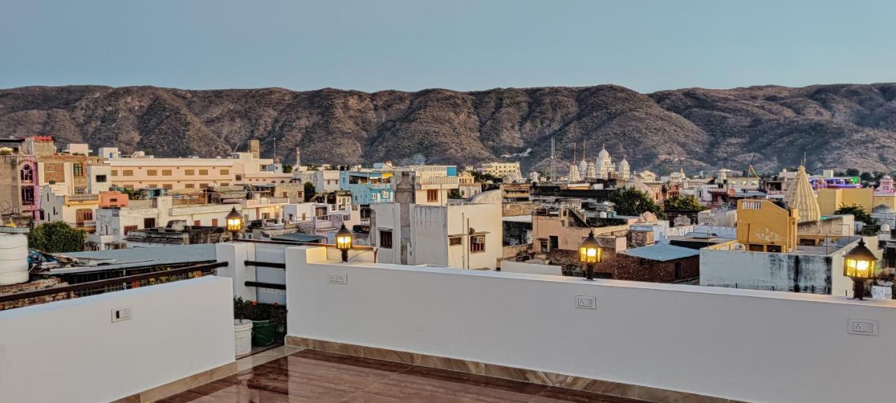 Varah Square Guest House Pushkar Extérieur photo
